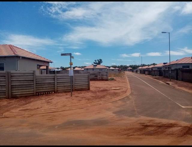 3 BEDROOM HOUSE FOR SALE IN WESTONARIA